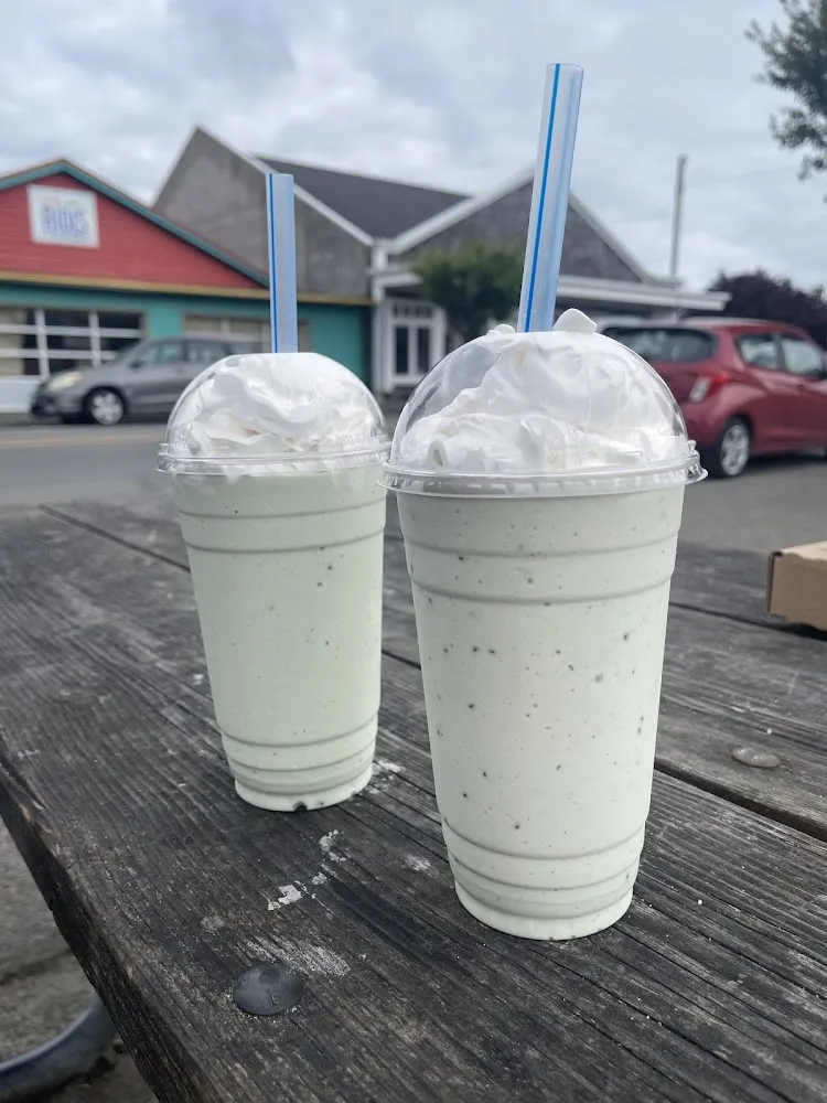 Mint Chocolate Chip Milkshakes